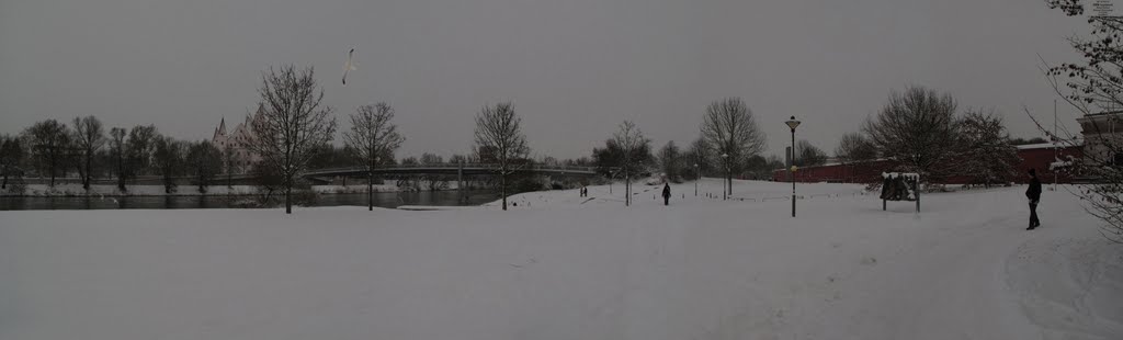 GER Ingolstadt Neues Schloss [Donau] (Donausteg) in snowfall {-8c} Panorama by KWOT