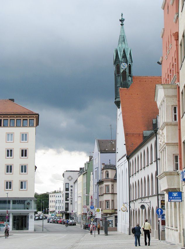 Ingolstadt. Ecke Donaustraße/Spitalstraße mit der Spitalkirche.
