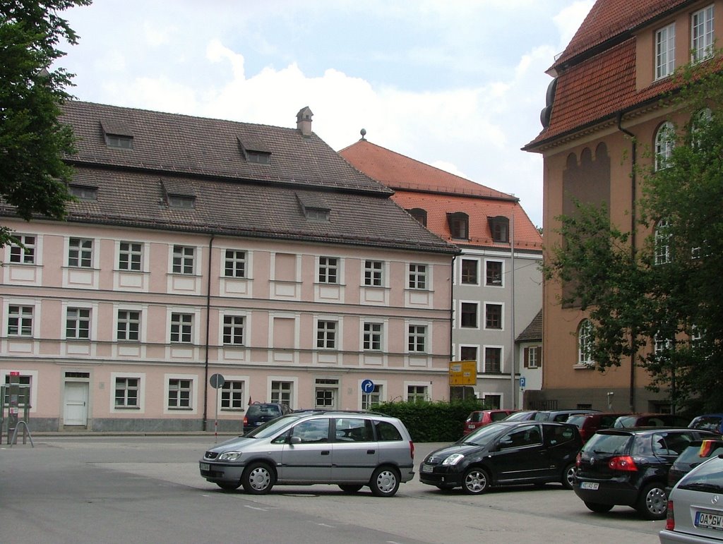 Finanzamt und Wittelsbacher Schule