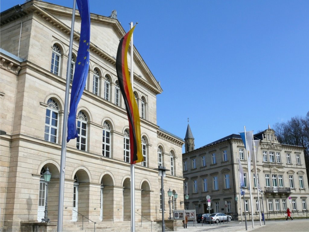 Coburg: Landestheater Coburg, rechts das Edinburgh-Palais