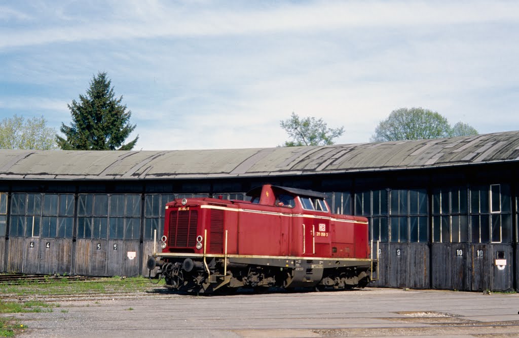 211 058 im BW Coburg (1995)