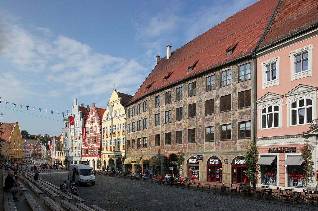 Morgens, die ersten Bierbänke werden verteidigt, Landschaftshaus, Landshut