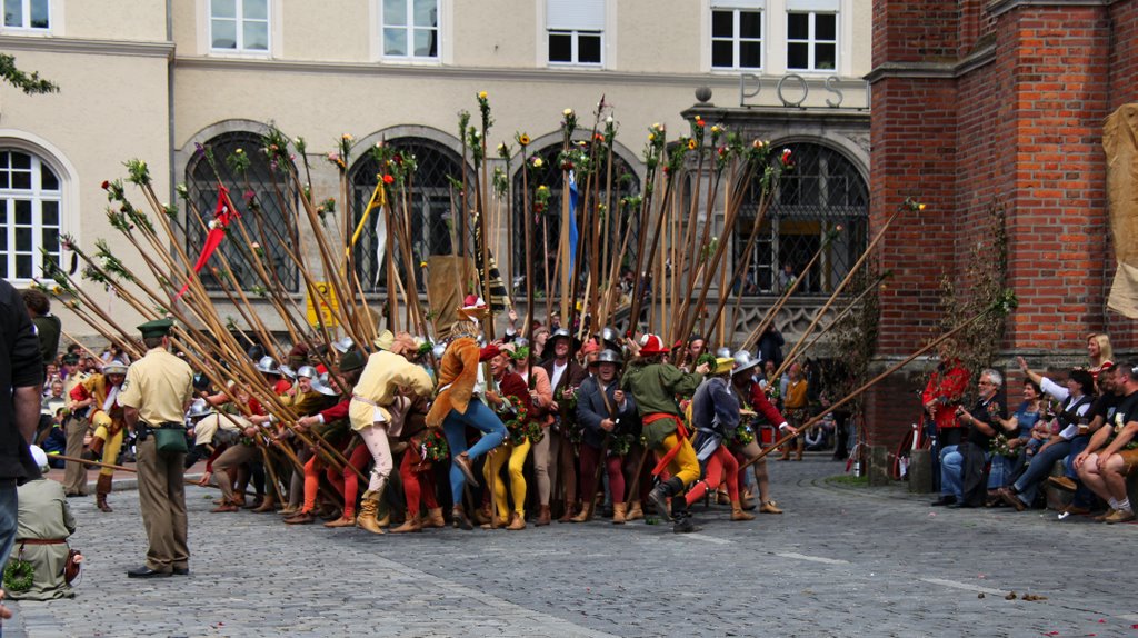 Der Igel der Reisigen mit  Morisken
