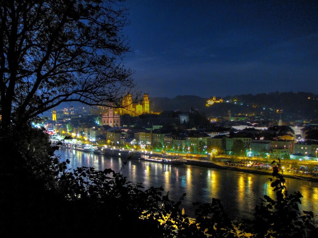 Passau: Stadtpanorama-03 (Donauseite)