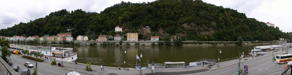 Passau, Panorama vom Schiffsanlegeplatz