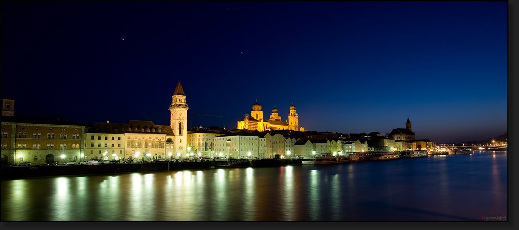 Passau Rathaus und Dom bei Nacht