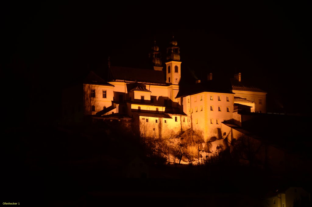 Kloster Mariahilf in der Nacht. The monastery Mariahilf in the night.