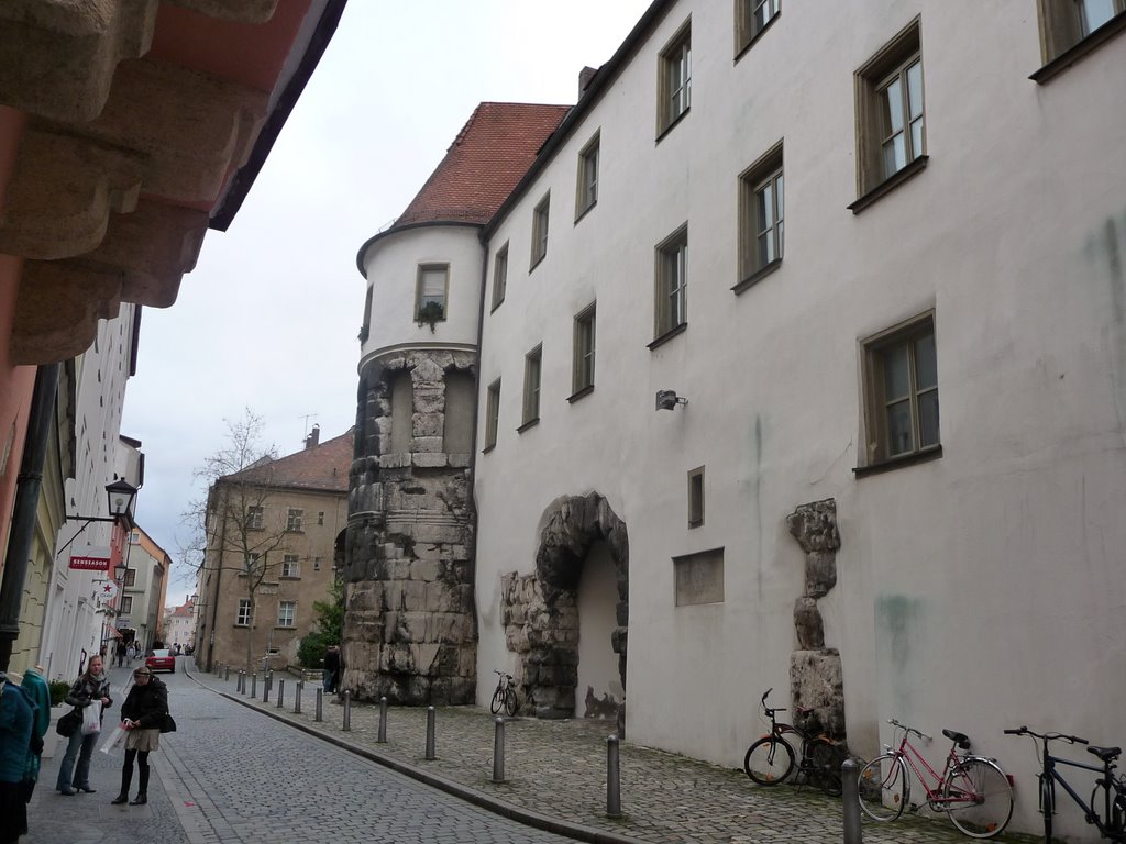 Nordtor von Castra Regina (Porta Pretoria)