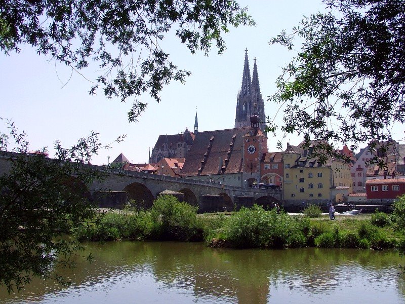 St. Peter, old stone bridge and the Donau
