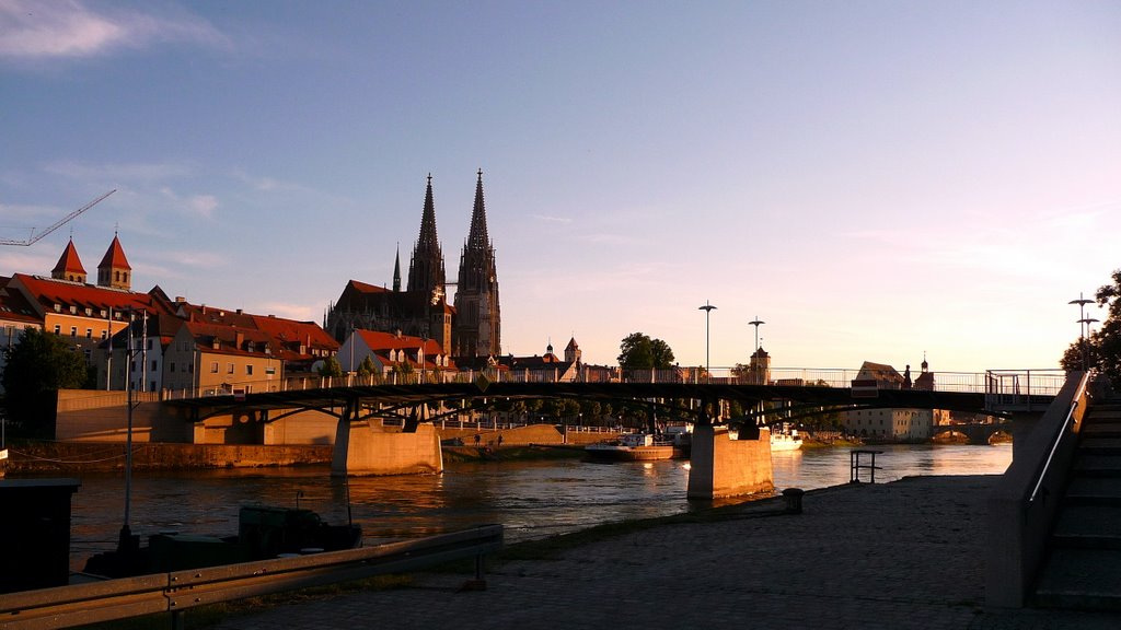 Eisererne Brücke und Dom