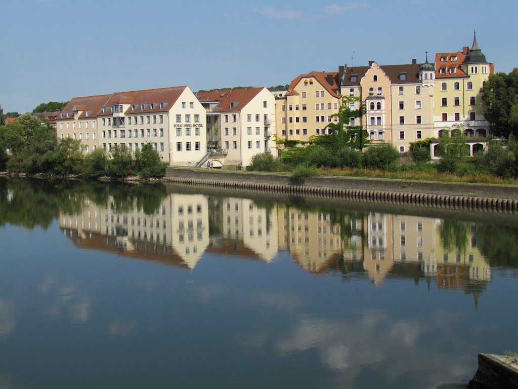 Spiegelbild im Walhalla Donaustauf