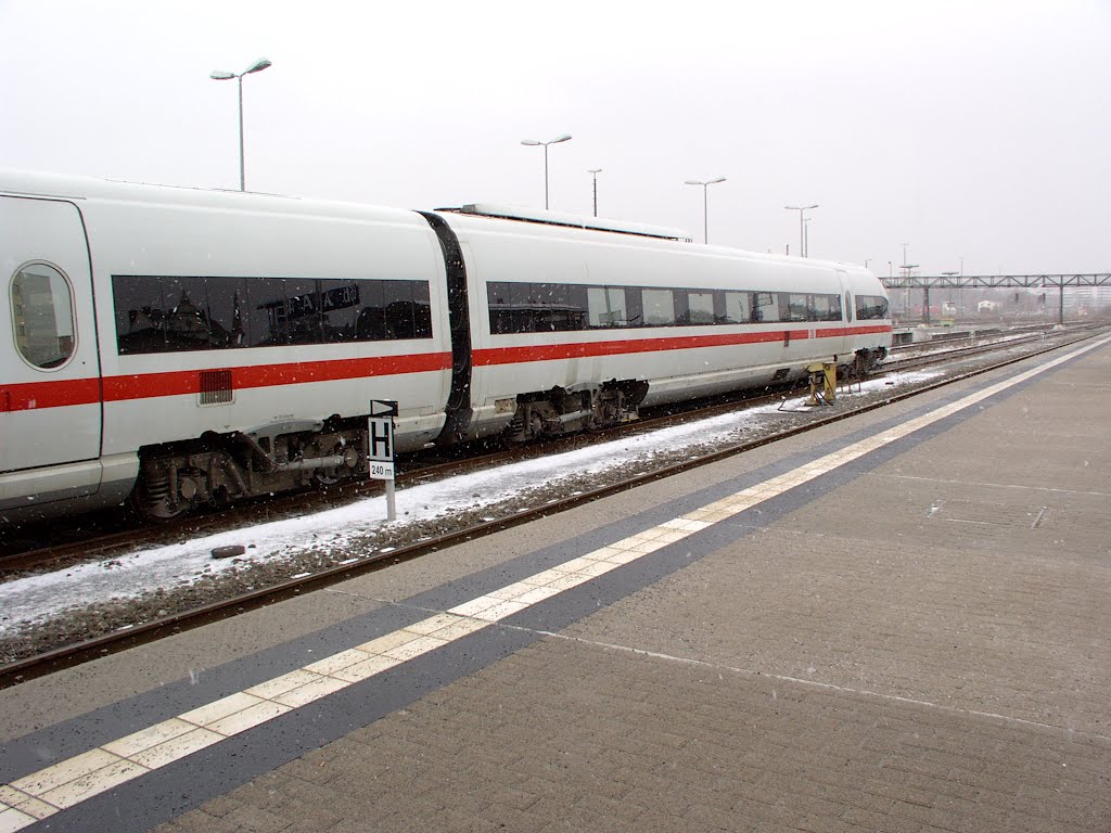 BR 605 (Diesel ICE) abgestellt in Hof Februar 2004