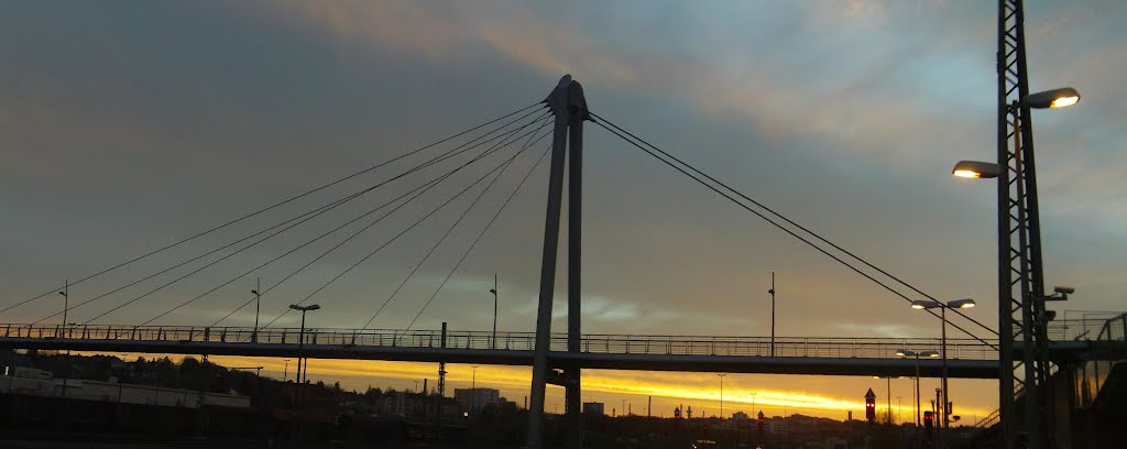 Abendhimmel bei der Luftbrücke am Hofer Bahnhof 29.04.12