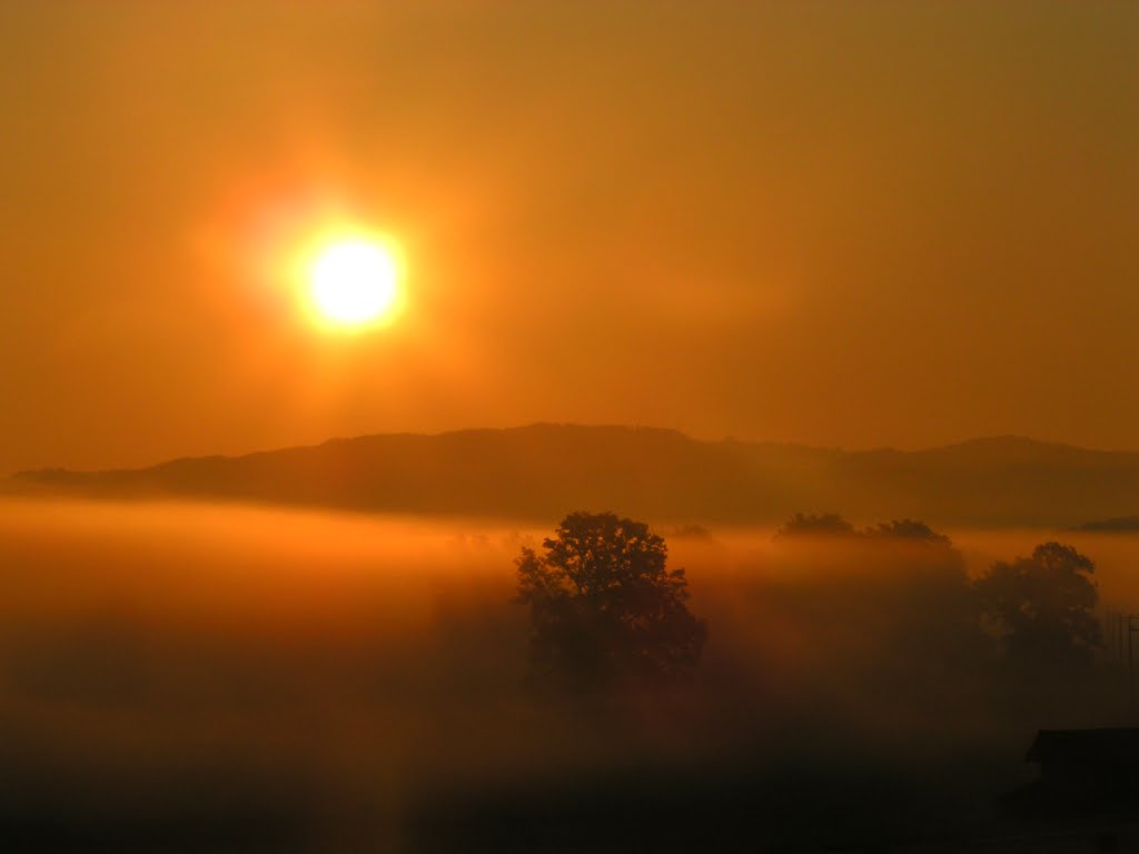 Sonnenaufgang über der Egerndacher Filz bei Strassberg