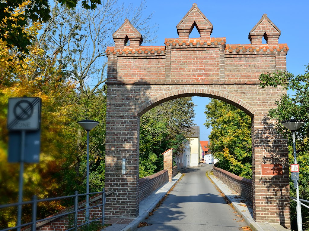 Dingolfing, Tor zur Oberen Stadt