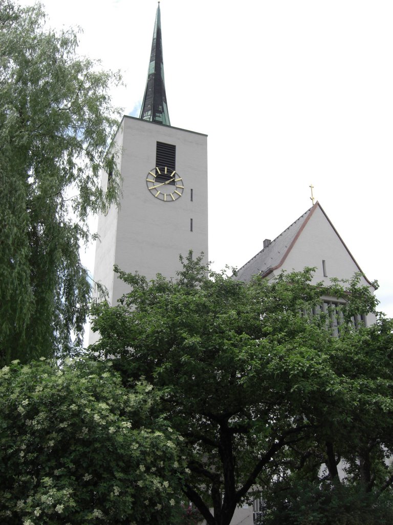 Christ König Kirche in Rosenheim in westl. Richtung