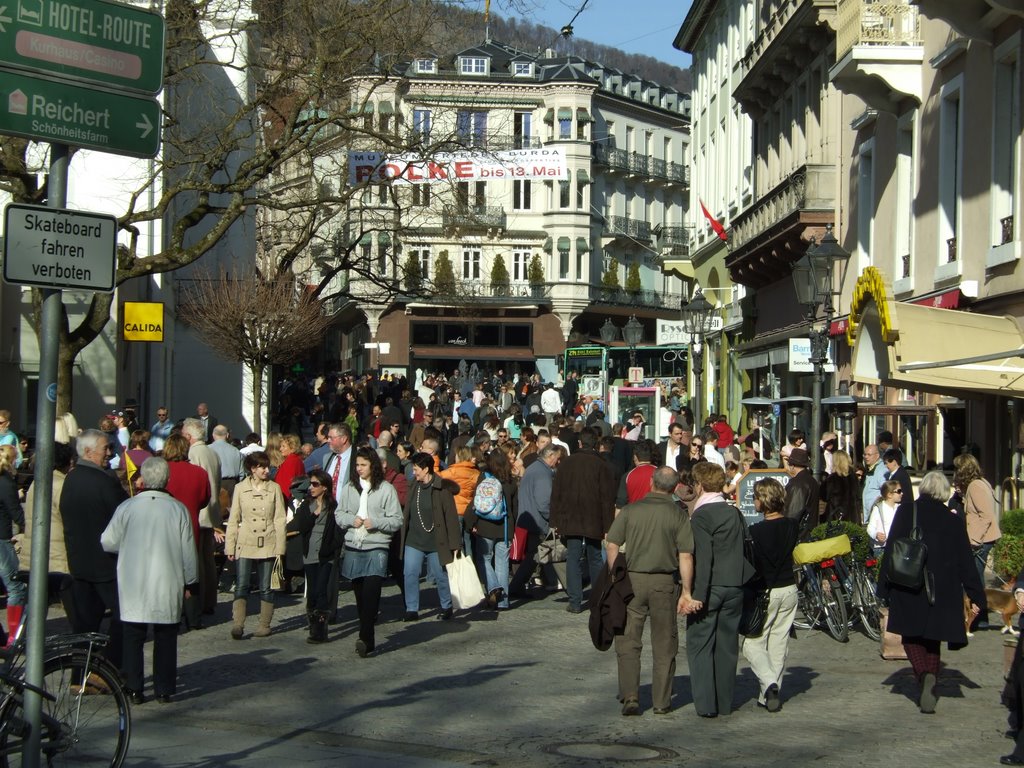 Baden-Baden, Besucherandrang in der Sophienstraße (März 2007)