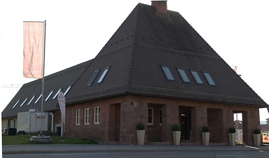 Alte Wache, Wachgebäude der ehemaligen Panzerkaserne