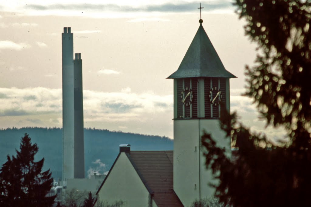 "Türme" (Kirche zur Hl. Dreifaltigkeit) (& Heizkraftwerk Mercedes-Benz Werk Sindelfingen)