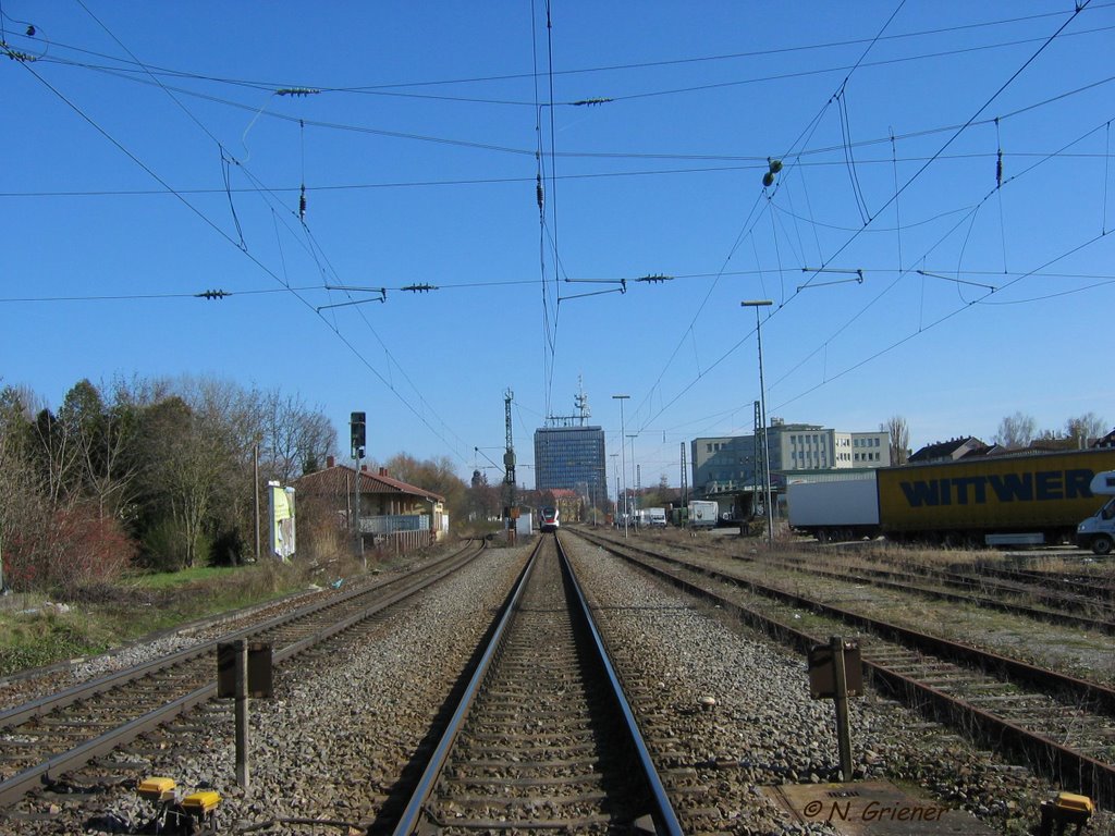Am Bahnübergang Schneckenburgstraße: Blick gen Osten [03/2007]