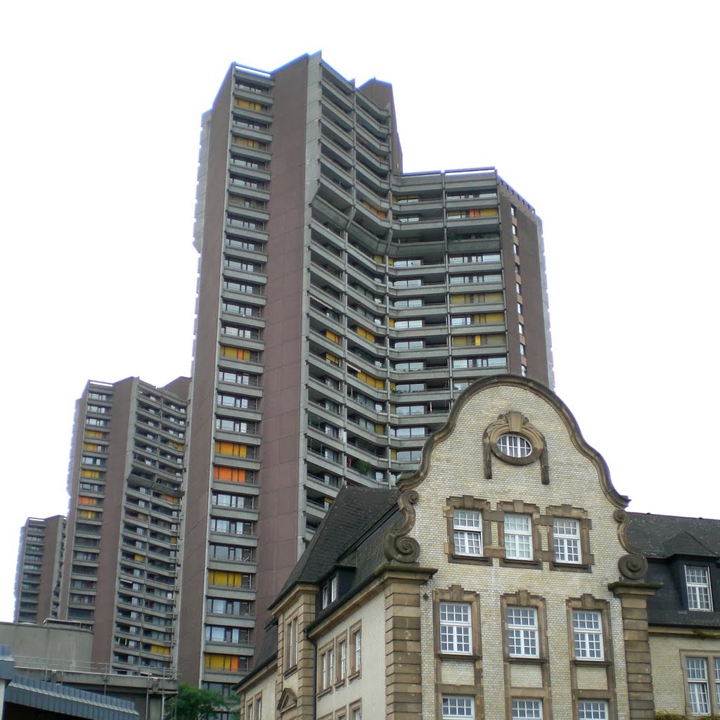 Hochhäuser am Neckar
