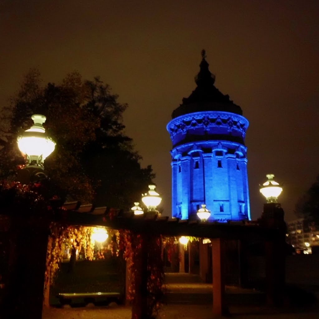 Turnul de apa in odajdii albastre - Wasserturm, Mannheim, Germania
