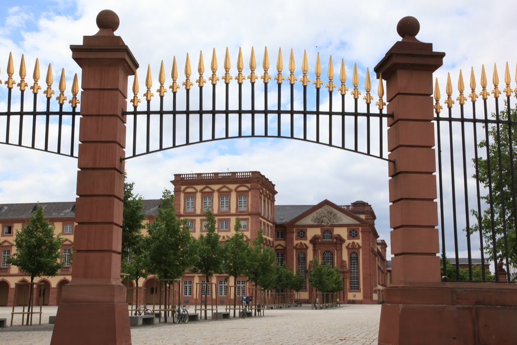 Südosttor zum kurfürstlichen Barockschloss, Mannheim