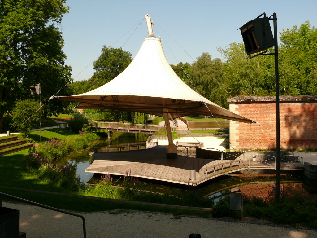 Veranstaltungsbühne im Glacis