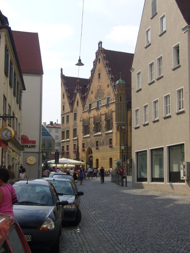 Kurz vor dem Ulmer Rathaus
