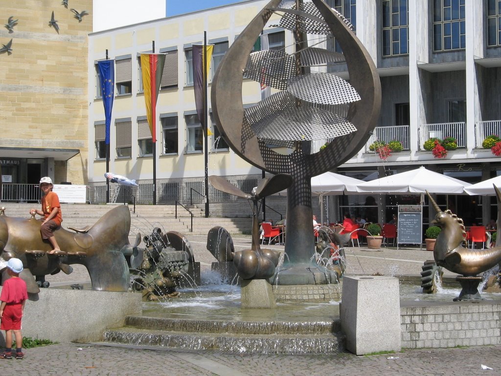 Kunst vor dem Rathaus Friedrichshafen