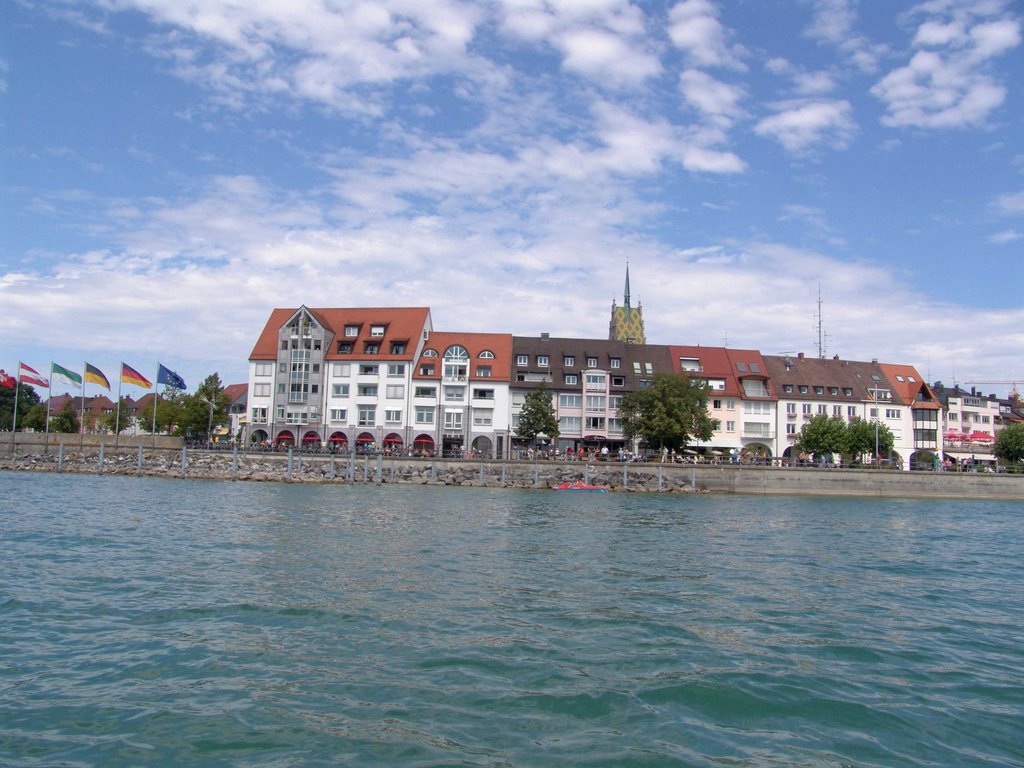 Blick auf Seepromenade von Friedrichshafen