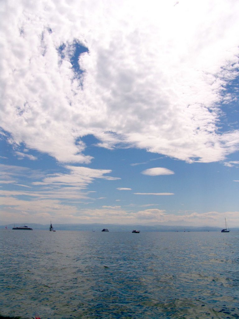 Wasser und Himmel bei Friedrichshafen