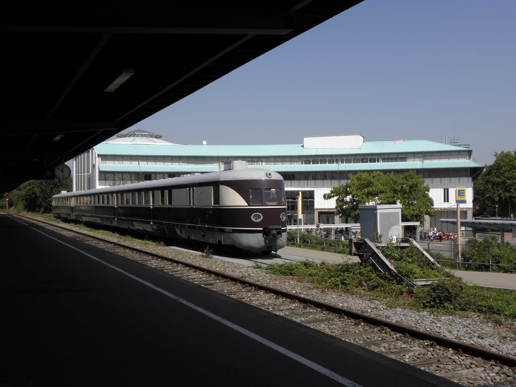 VT 137 - Im Hafenbahnhof Friedrichshafen