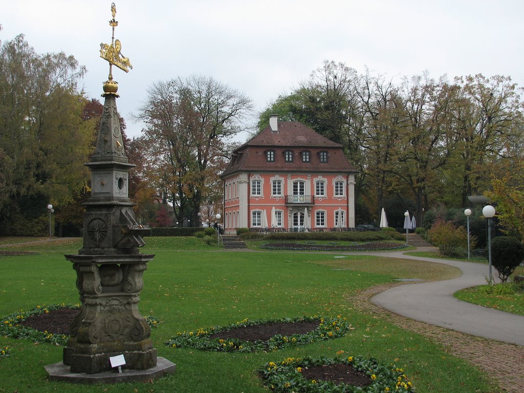 Schwäbisch Gmünd: Rokokoschlösschen und historische Sonnenuhr von 1779