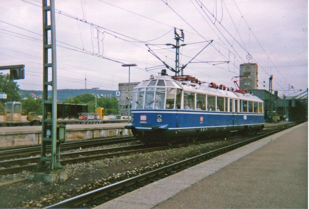 ET 491 Gläserner Zug zu Gast in Stuttgart Hauptbahnhof(1992)