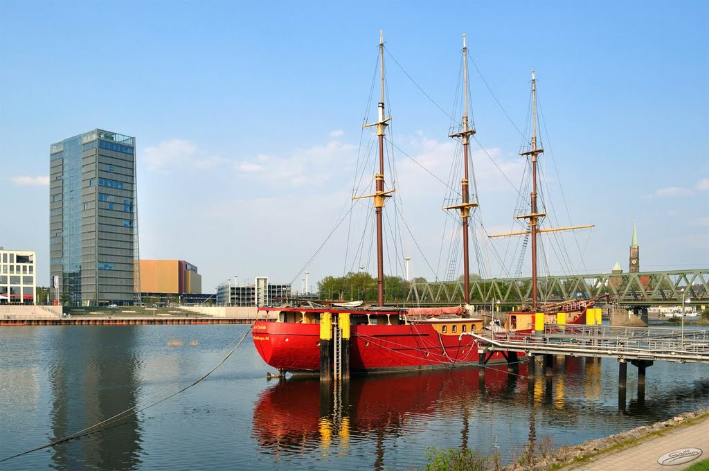 De Liefde mit Wesertower,  Bremen - (C) by Salinos_de HB