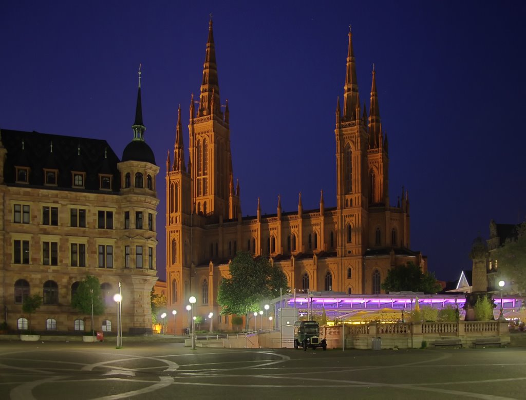 Marktkirche, Dernsches Gelände, Wiesbaden by night
