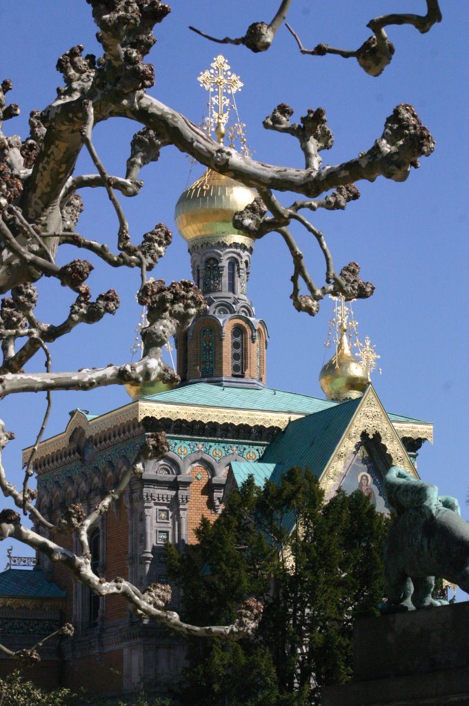 Platane küsst Russische Kapelle