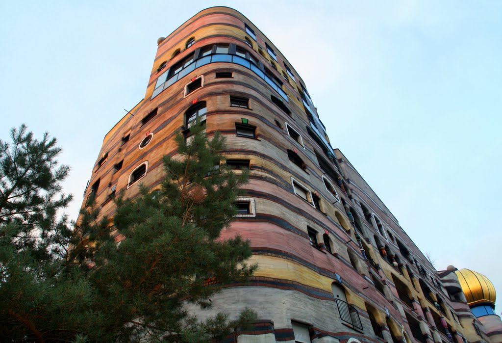 DIE WALDSPIRALE  ""Hundertwasser""