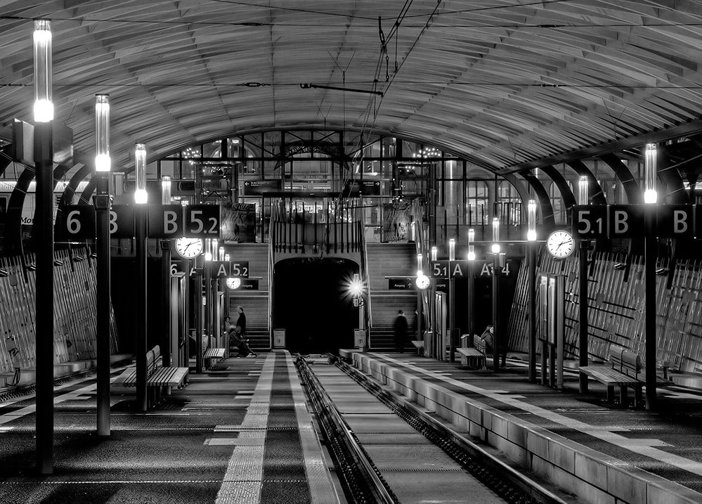 Die neue Haltestelle der Regiobahn im alten Hauptbahnhof (Kulturbahnhof) in Kassel.