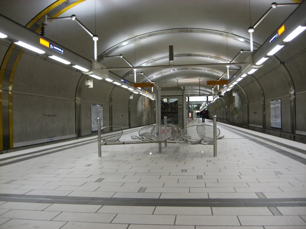 OFFENBACH - MODERN METRO STATION
