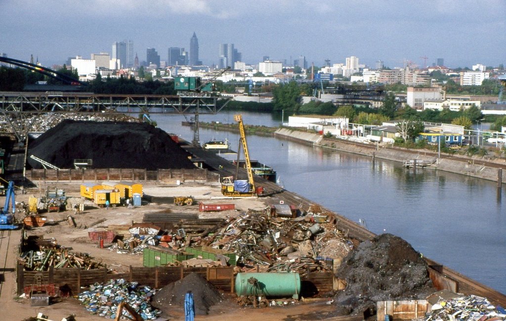 Offenbach: Hafen mit Skyline von Frankfurt 1990