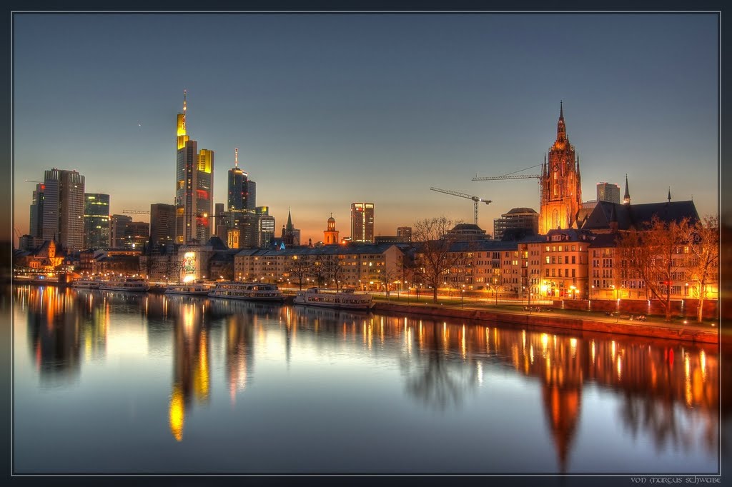 Nächtliche Skyline von Frankfurt