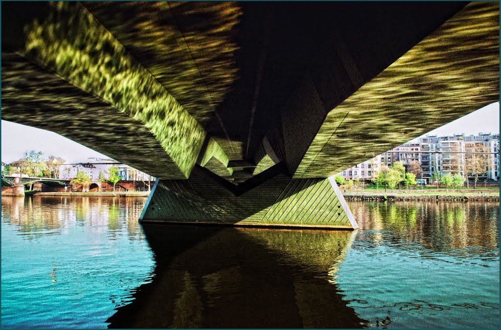 Unter der Brücke