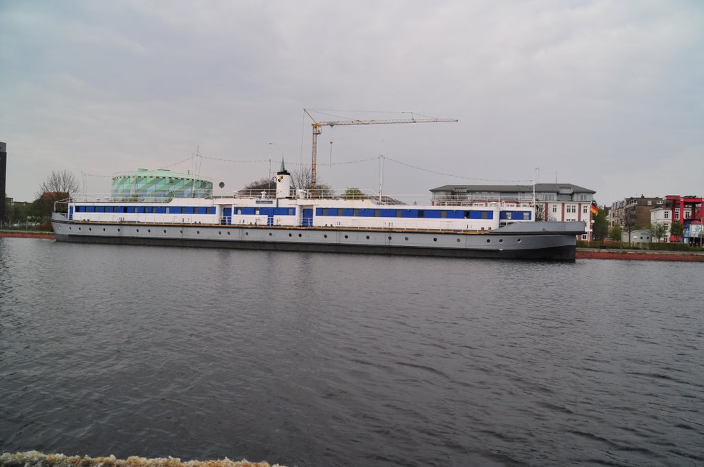 Wohnschiff