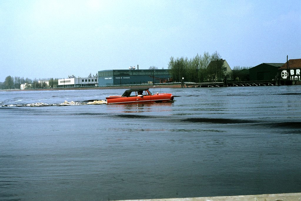 Schwimmauto am Wilhelmshavener RC