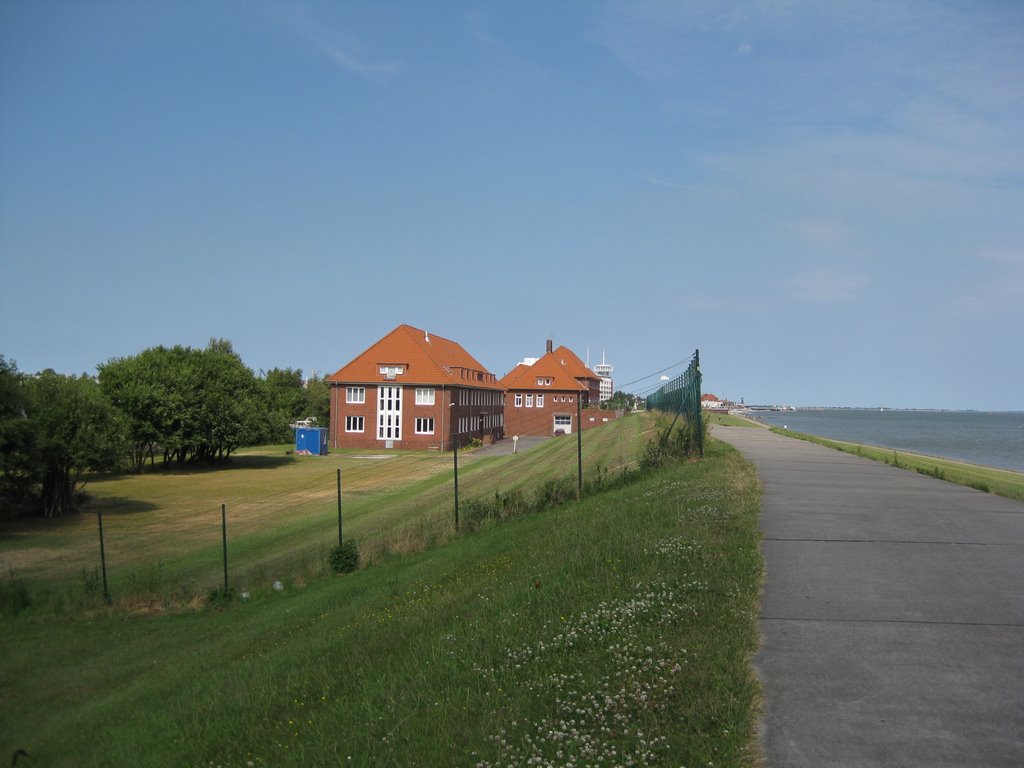 Wilhelmshaven - Gebäude des Senckenberg-Institut am Fliegerdeich; im Vordergrund: Abteilung für Meeresforschung, dahinter Mehrzweckbau; (ehem. Kasernengebäude)