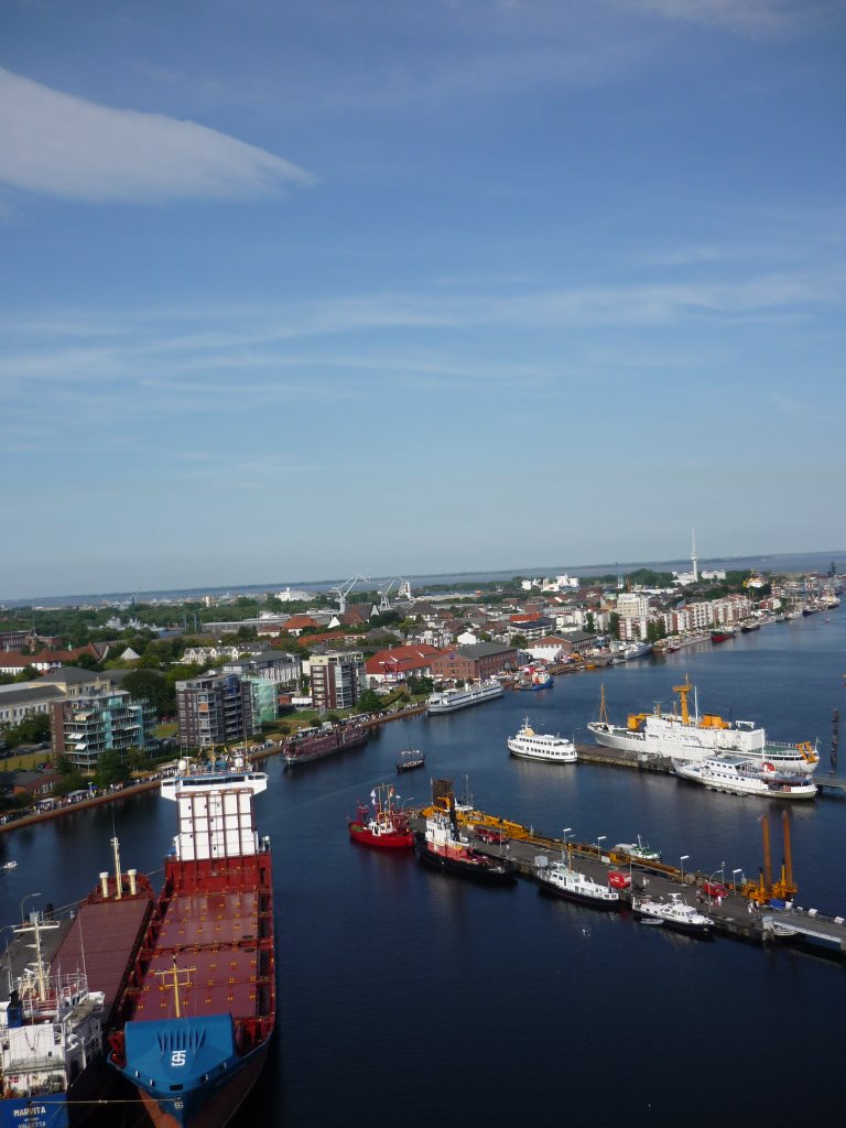 Hafen-Wiesbadenbrücke-Bontekai
