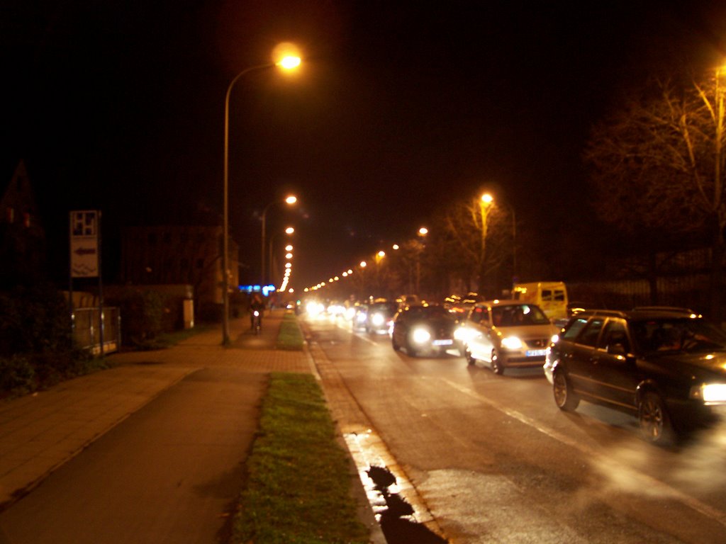 Adersheimer Strasse bei Nacht