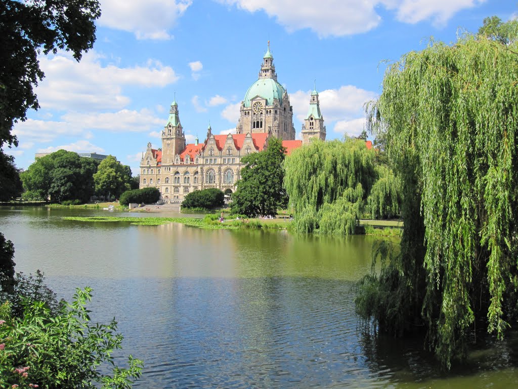 Rathaus, City hall and lake